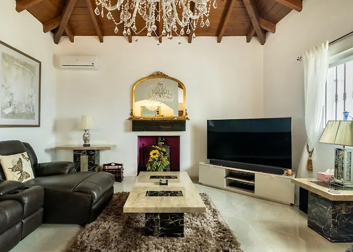 Ayma Casa Margarita Villa *